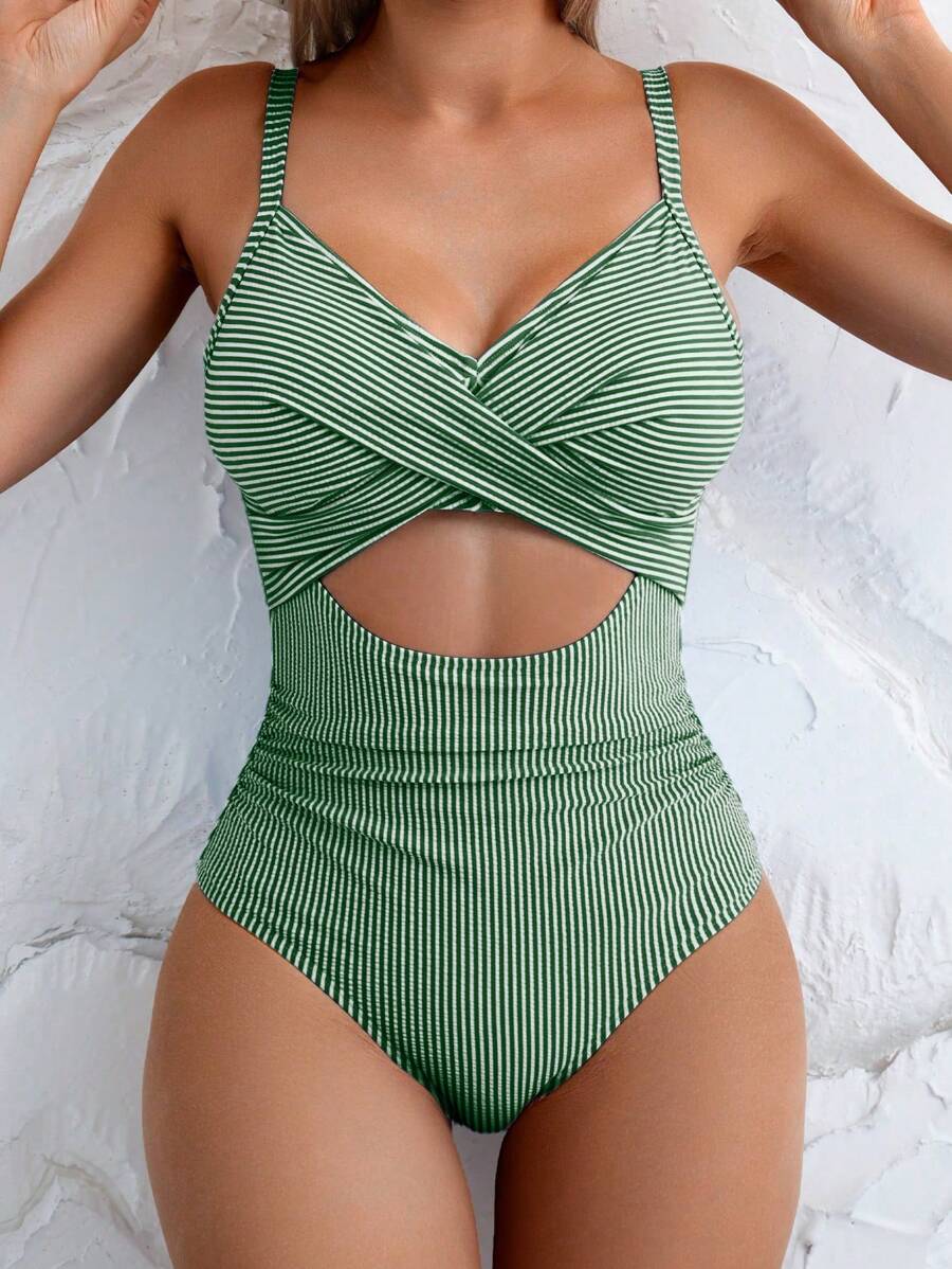 Maiô Decote Nas Costas e Recortes Na Frente