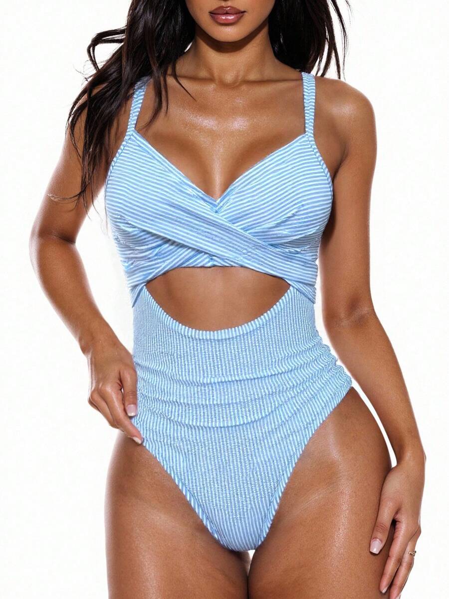 Maiô Decote Nas Costas e Recortes Na Frente