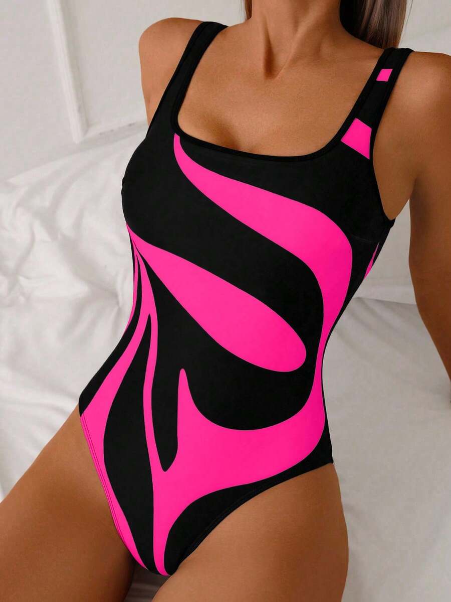 Maiô Estampa Floral Preta e Branca - Maviele