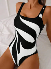 Maiô Estampa Floral Preta e Branca - Maviele